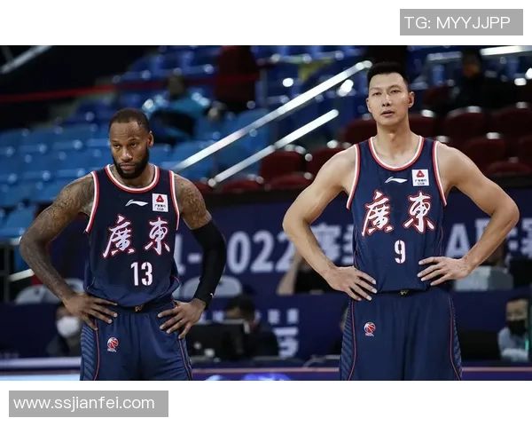 深圳篮球队灵活性探讨：如何在战术与球员适应中寻求突破与发展